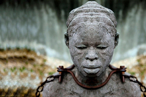 Walking in Stone Town with a Female Expert Tourguide
