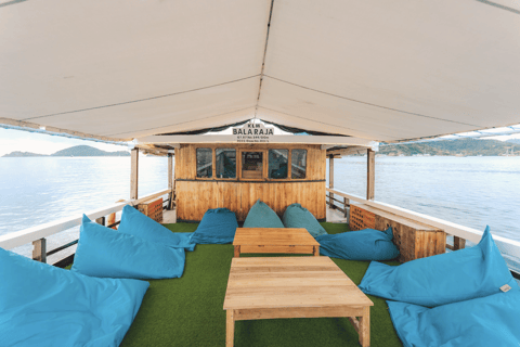 Labuan Bajo: 3-Day Komodo Sailing & Overland Tour, 12 Stops Standard Boat | 3-Day Komodo Sailing | 9 Stops | No Overland