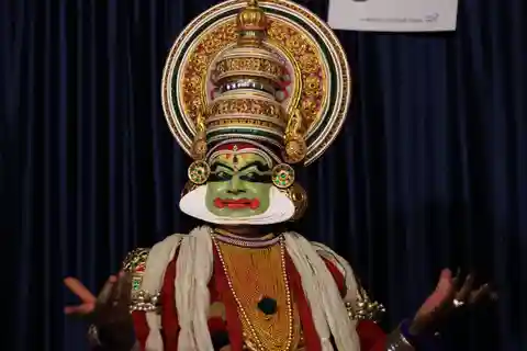 Kochi: Kathakali Evening Show with Transfers