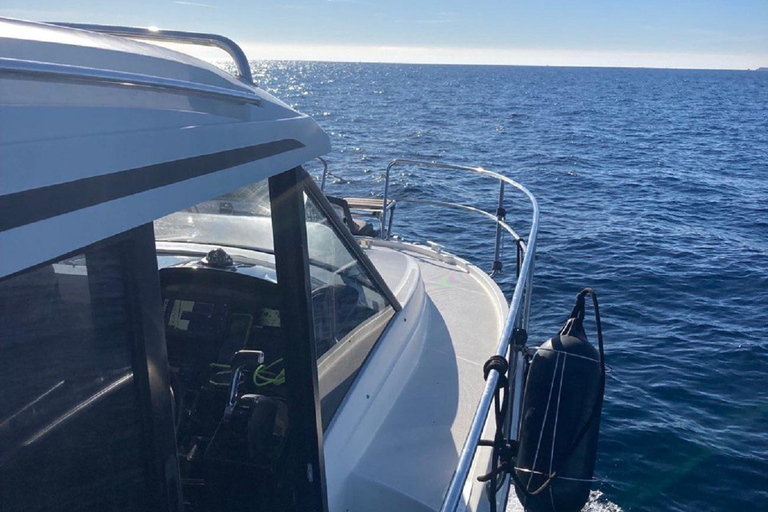 Alicante: Private Yacht Cruise with Drinks