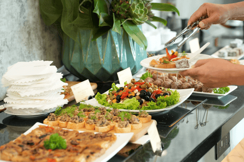 Ho Chi Minh: Acceso a la sala VIP del aeropuerto internacional de Tan Son NhatSalidas internacionales T2: Sala Rose