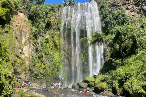 Manila: Private geführte Wanderung zu den Hulugan-Wasserfällen mit Abholung vom Hotel
