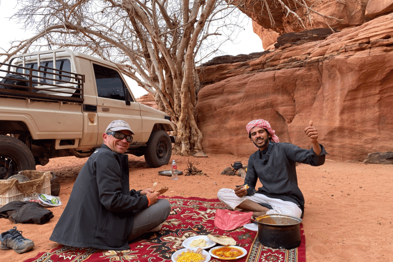 Wadi Rum: Wędrówka i wspinaczka na górę Burdah + tradycyjny lunch