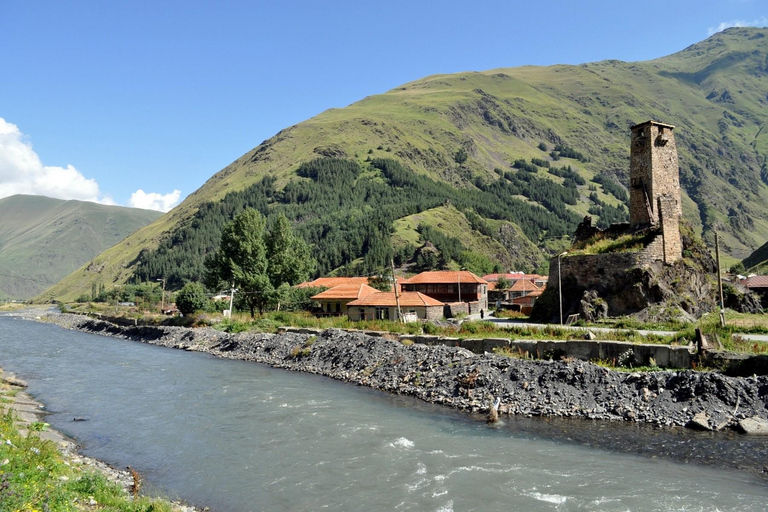 Tbilisi: Kazbegi & Sno Valley Private 4WD Day Tour