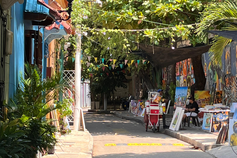 Cartagena Food Tour: 10 Dishes, Street Food & Sit-down stops
