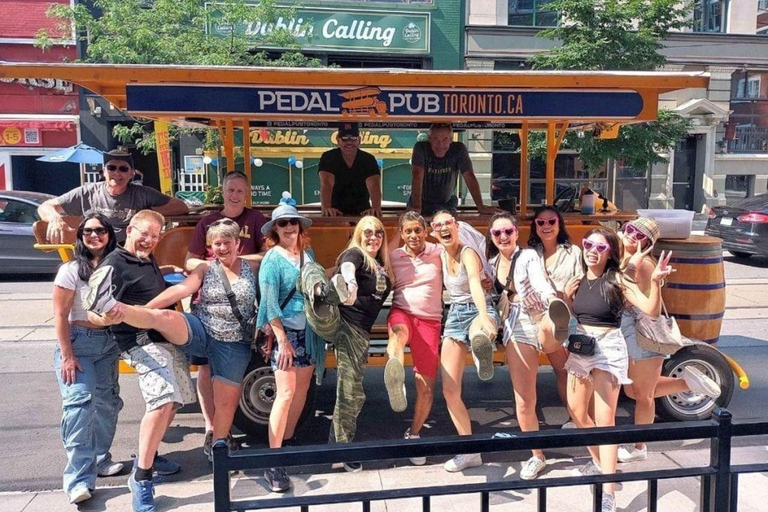 Toronto: Downtown Party Bike Tour with Bar Stops