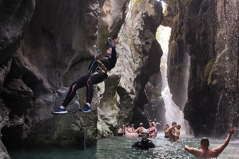 Rethymno: Excursión de barranquismo en el desfiladero de KourtaliotikoRethymno: recorrido de barranquismo en el desfiladero de Kourtaliotiko