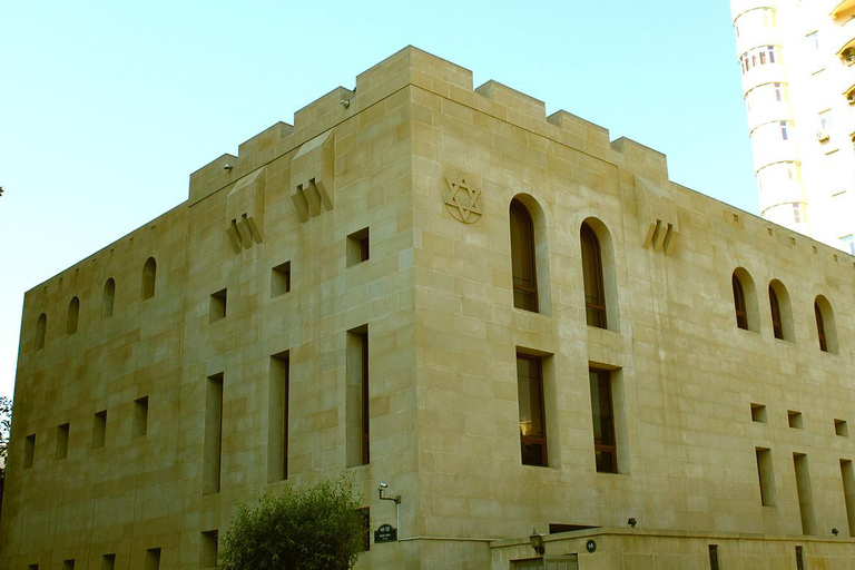 Baku: Downtown Walking Tour with Local Guide Private Tour with Local Guide