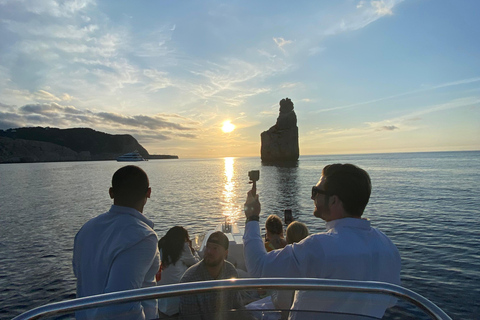 Sunset Boat Tour: Northern Ibiza from Santa Eulalia Sunset Boat Tour: North Ibiza from Santa Eulalia