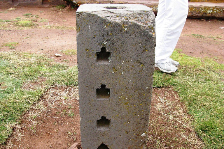 From La Paz: Tiwanaku and Puma Punku with lunch |Private|