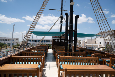 Boat Tour in La Goulette: Lunch and Swimming off Carthage & Sidi Bou Said Boat tour in La Goulette: Lunch and swim off Carthage & Sidi Bou Said