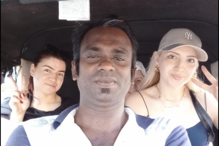 Colombo: Shopping Tour with Relax (By Car or Tuk Tuk) Shopping Tour By Car