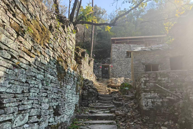 Guilin: Li River Cruise, Yangshuo, and Stone City Tour