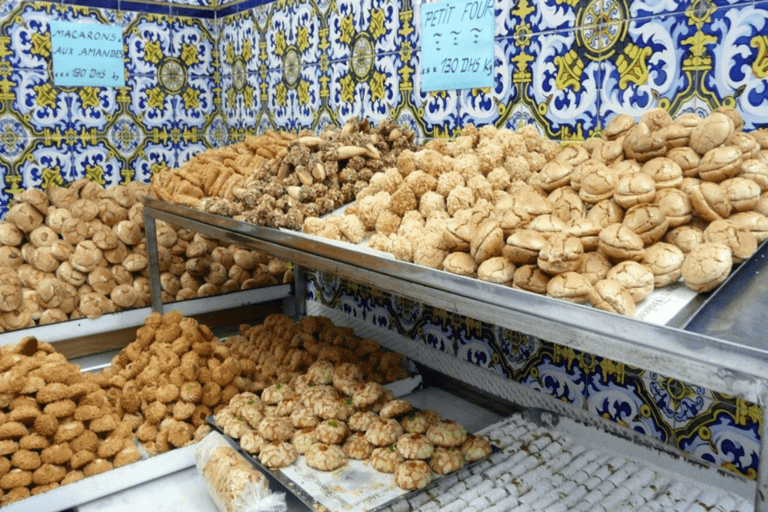 Casablanca: Layover Sightseeing Tour with Airport Transfer Layover including the Moroccan Hammam and traditional Dinner