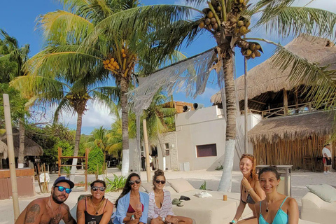 Cancun : Catamaran réservé aux adultes ! Fête au Beach Club de Isla Mujeres