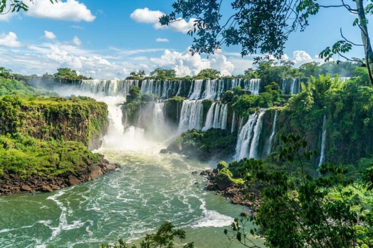Ganztagestour zu den argentinischen Iguazú-Wasserfällen + Great Adventure Tour