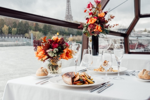 París: Crucero turístico por el Sena con cena de 4 platosMenú Prestige
