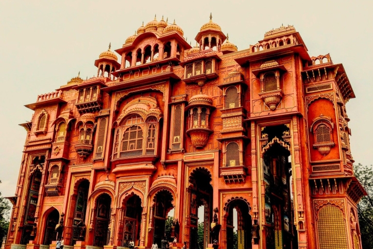 Deux jours de visite de Jaipur avec guide en voiture privée.Deux jours de visite de Jaipur sans guide en voiture