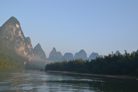 Guilin: Li River Cruise and Xianggong Hill Tour