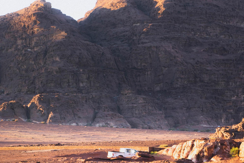 Z Ammanu: Pełny dzień - Petra i Wadi-rum TourTylko transport