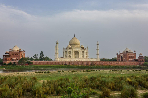 From Jaipur: Taj Mahal and Agra Fort Private Guided TourDay Tour from Jaipur with Guide Only