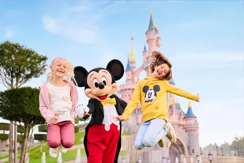 Bilet Disneyland Paris cu transfer