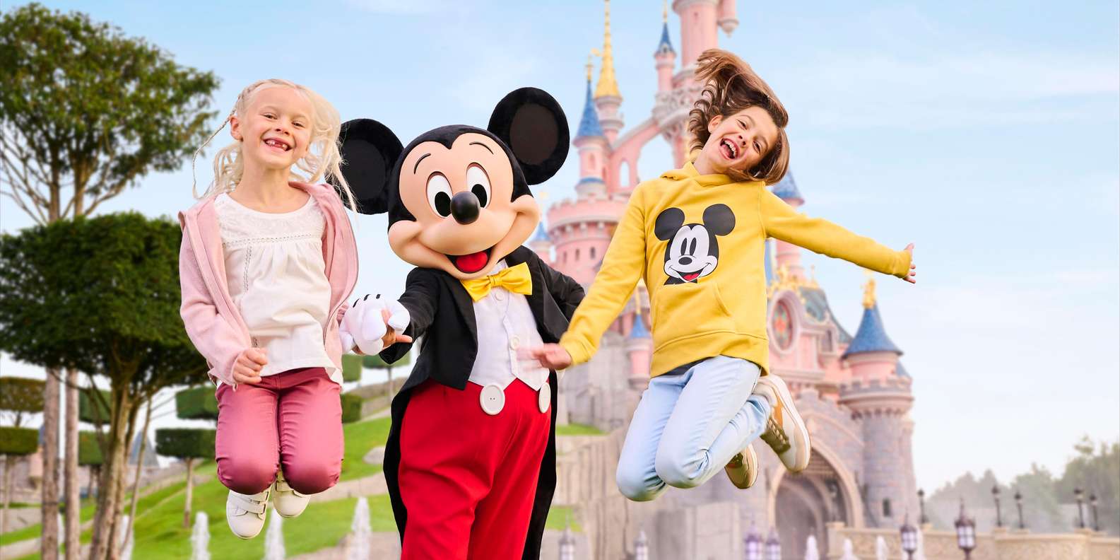 Disneyland Paris Ticket with Transfer