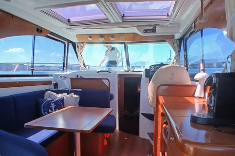 Geneva: Private Boat Cruise with Optional Fondue Private Boat day Lake Geneva (2h)