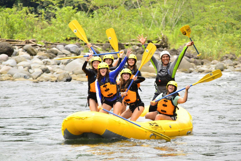 Yogyakarta: Merapi-Wanderung und Rafting-Tour auf dem EloYogyakarta: Merapi-Trekking und Rafting auf dem Elo