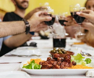 Lisbon: Food and Wine Small Group Walking Tour