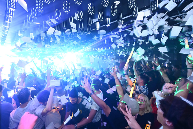 Osaka Dotonbori:GIRAFFE Nightclub Ticket with Drink/VIP Plan 【11:00 PMーClose】Admission Ticket + 2 Drinks