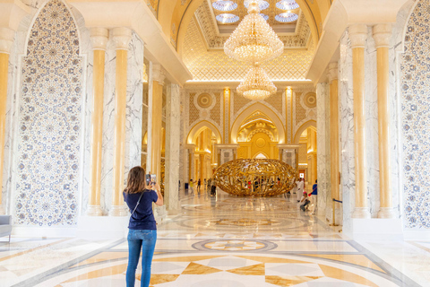 Von Abu Dhabi aus: Sheikh Zayed Moschee & Qasr Al Watan TourEnglisch teilen Tour