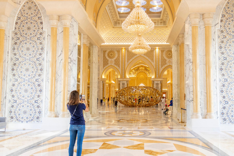 Depuis Abu Dhabi : visite de la mosquée Sheikh Zayed et de Qasr Al WatanTour d'anglais partagé