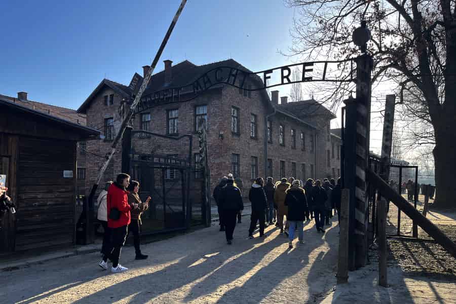 Auschwitz-Birkenau Mahnmal: Geführte Tour mit Abholung ab Krakau. Foto: GetYourGuide Auschwitz-Birkenau Mahnmal: Geführte Tour mit Abholung ab Krakau. Foto: GetYourGuide