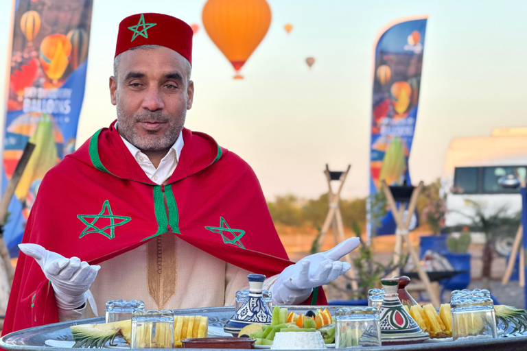Marrakech: Royal Breakfast with Hot Air Balloons view