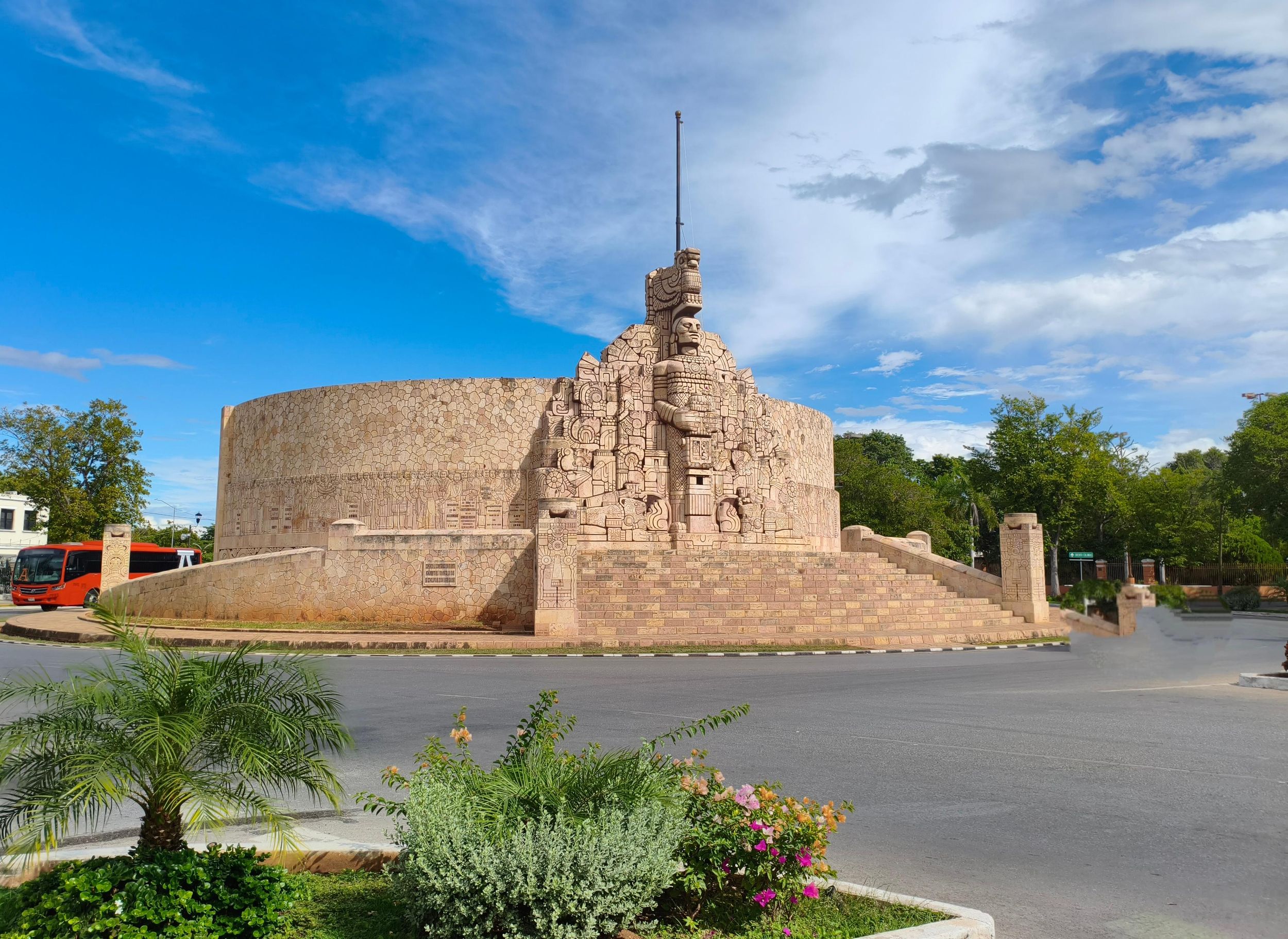 Historische und kulturelle Tour auf dem Paseo de Montejo