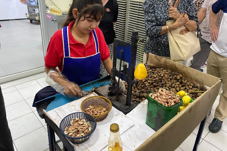 Tour della città di Phuket con avventura in ATV e alimentazione di elefantiServizio di prelievo in hotel a Patong, Karon o Kata Beach