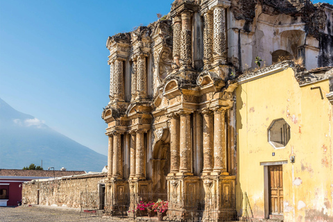 Guatemala-Stadt: Gemeinsame Hin- und Rückfahrt nach Antigua - am selben TagGuatemala-Stadt nach Antigua (Endet in La Aurora Airport)