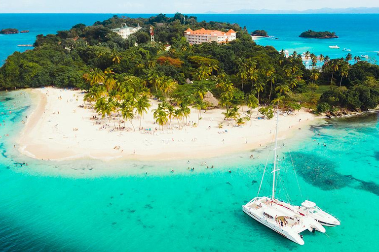 Punta Cana: Saona Caribbean Rum Coast Cruise with Open bar