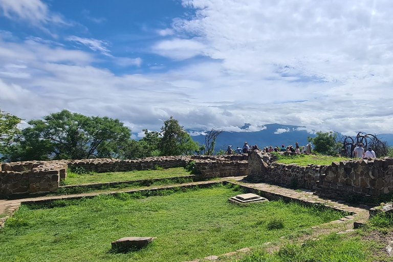 Oaxaca: Odkryj Monte Albán i targi w OaxacaOaxaca: Odkryj Monte Albán i smaki targowisk