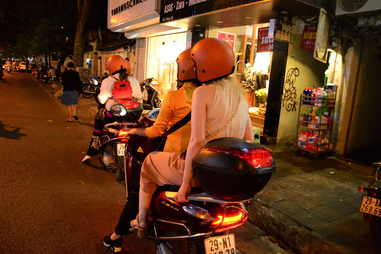 Da Nang: Motorbike Street Food Tour met diner