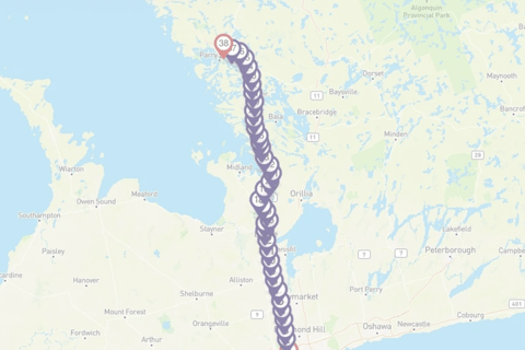 Entre Parry Sound y Toronto: recorrido de conducción de audio de teléfono inteligente