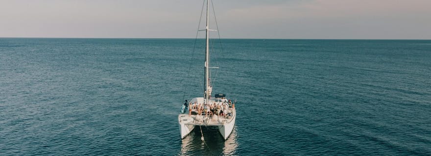 Aventure en catamaran à Isla Mujeres : plongée avec tuba, repas et transport inclus