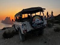 Ibiza, Secret Spots Island Tour by Land Rover Defender - Housity