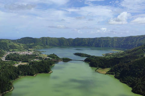 Hidden Routes of Sete Cidades: Lagoons and Unique Landscapes 4x4 Hidden Routes of the Seven Cities: Lagoons and Unique Landscapes 4x4