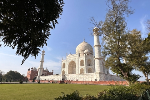 Visita de un día a la ciudad de Agra en tren desde Nueva DelhiTikcets de 1ª clase, coche con aire acondicionado, entradas a monumentos, almuerzo y guía