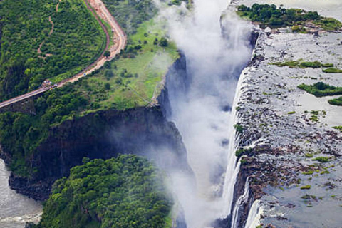 Aventura de lujo de un día en las cataratas Victoria con vuelo en helicóptero