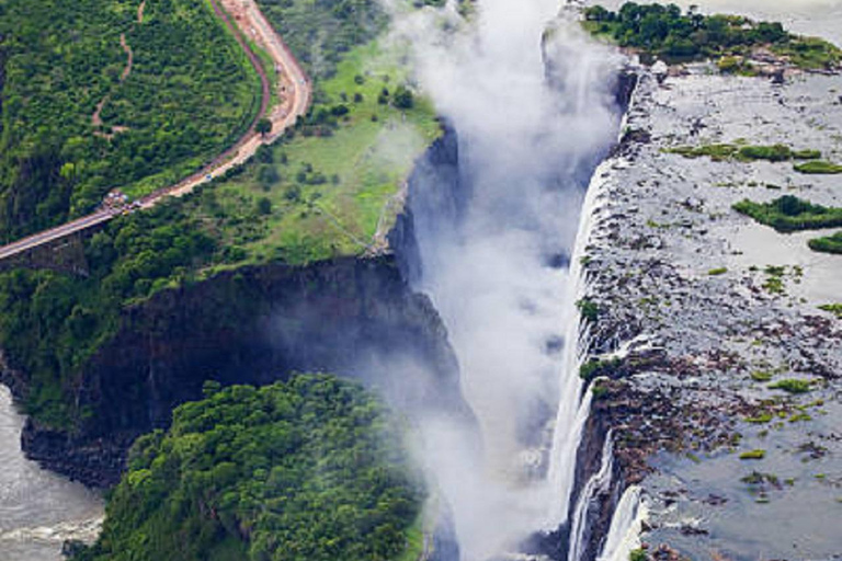 Aventura de lujo de un día en las cataratas Victoria con vuelo en helicóptero