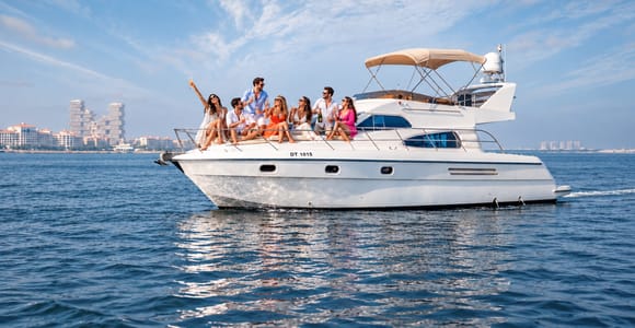 Dubai Premium Private Yacht Cruise – Up to 12 Guests
