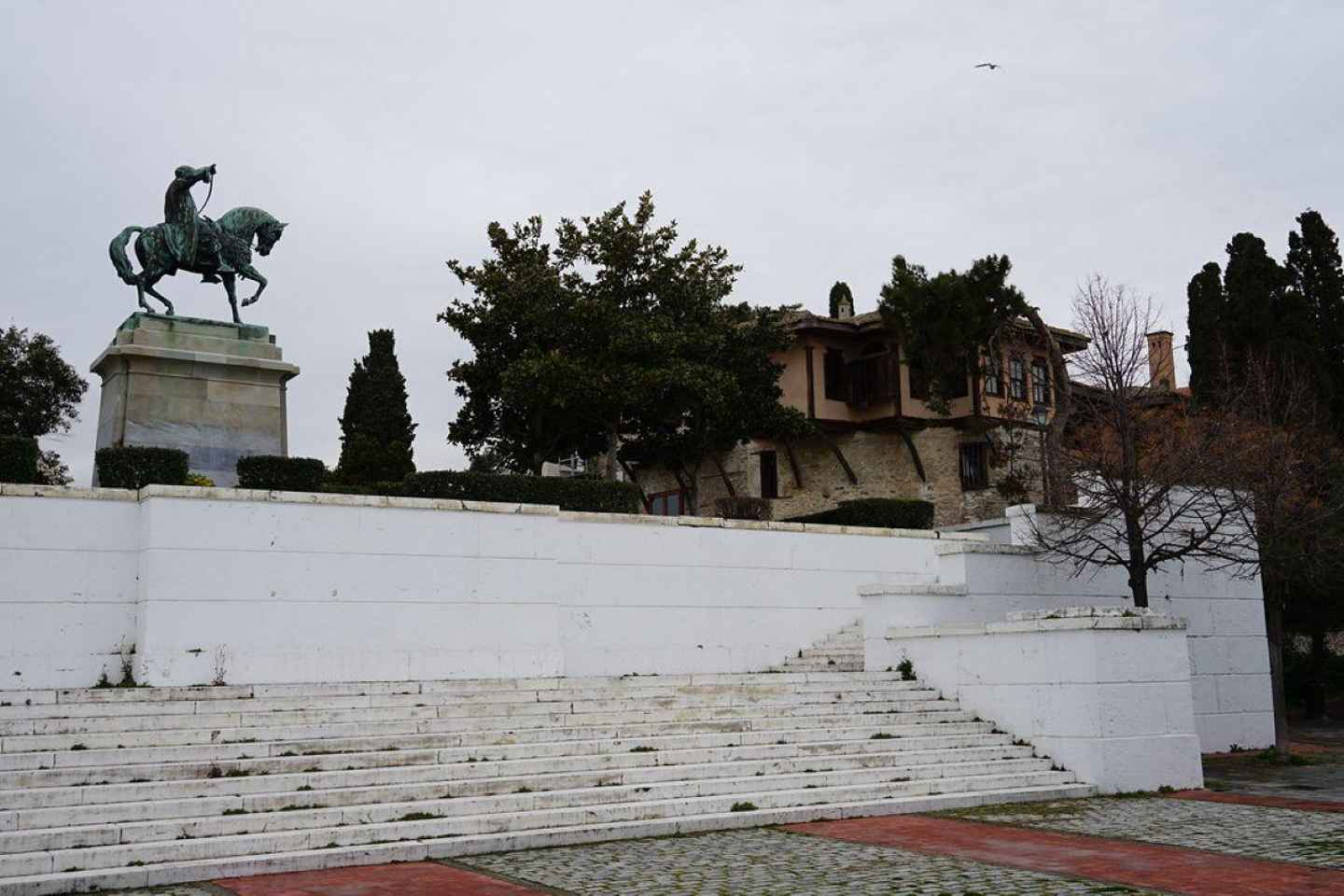 カヴァラ：エコロジカルなトゥクトゥクで巡る本格的なシティツアー